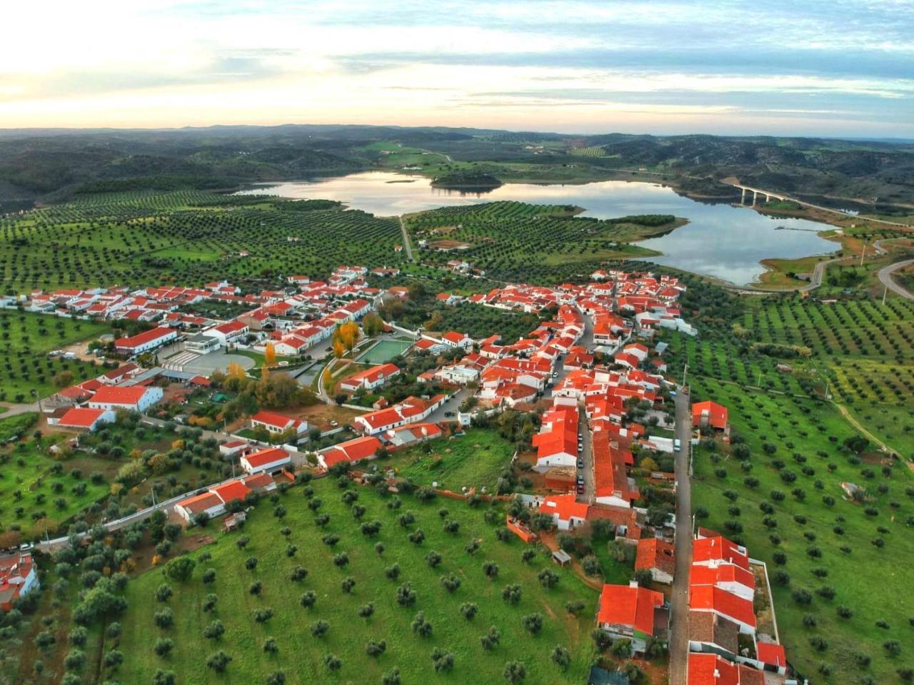 Aldeia Do Lago Villa Портел Екстериор снимка